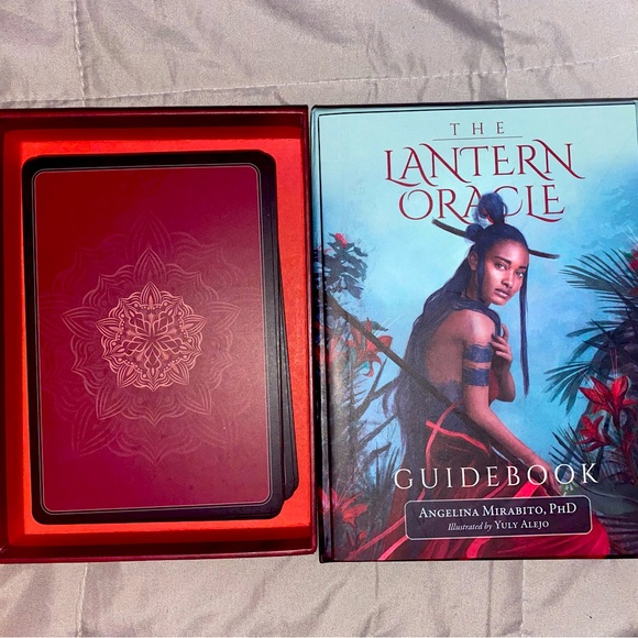The Lantern Oracle - Picture 2 of 3